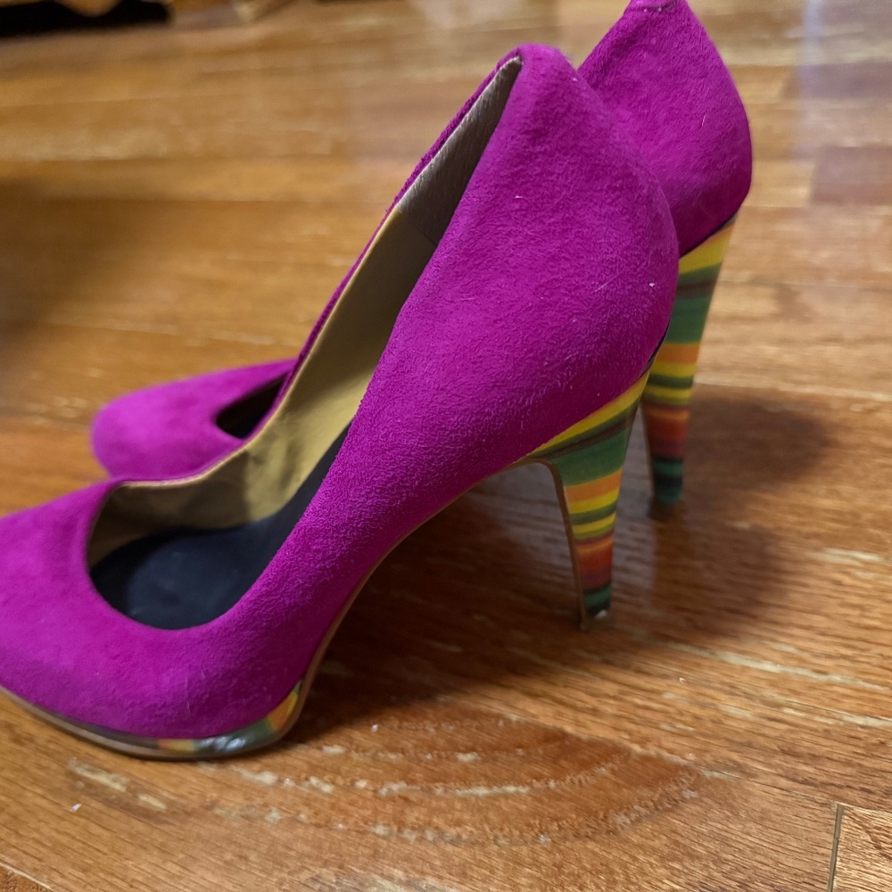 Swade shoes with colorful heel
